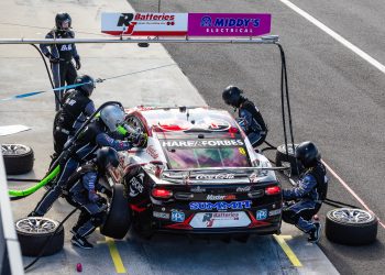 Brad Jones Racing pit stop