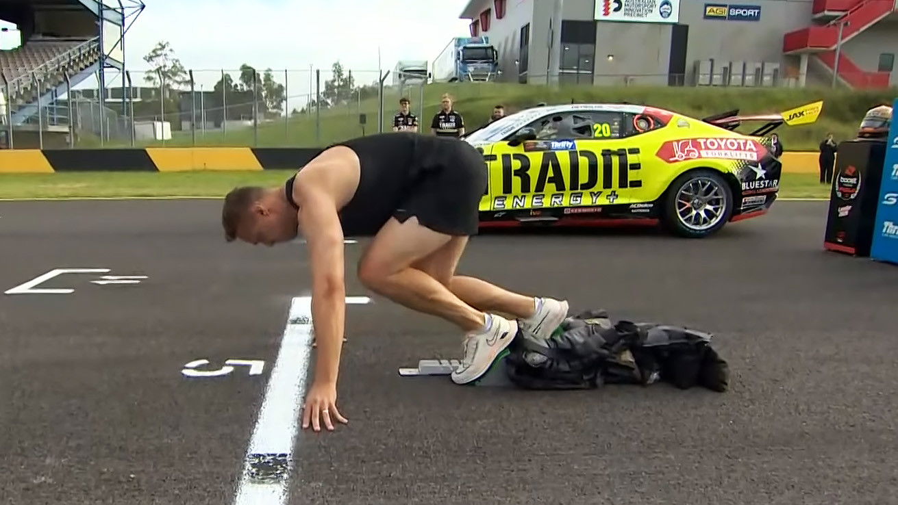 Man vs Machine: Reynolds races Olympian in 30-metre sprint