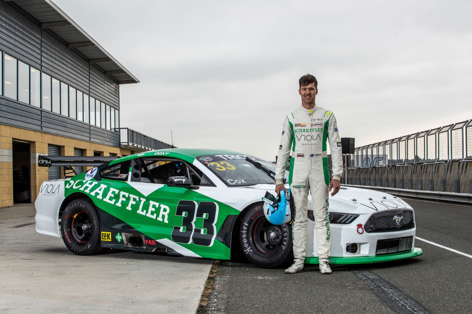Hatchback cult hero makes V8 racing switch