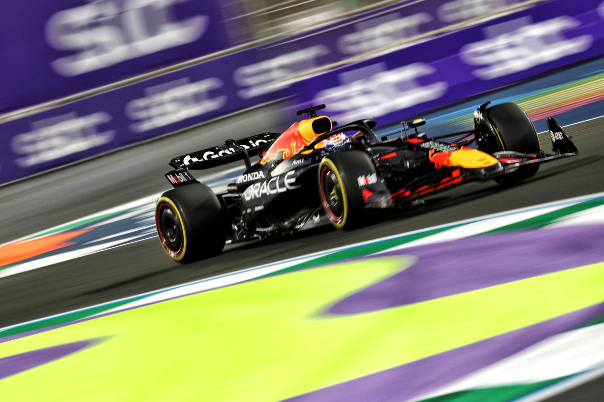 Verstappen mugs McLaren as Norris crashes in Saudi Arabian GP Qualifying