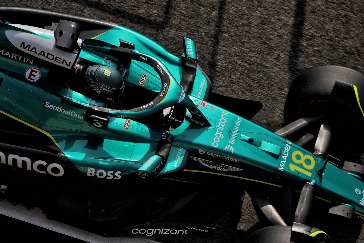 Formula 1 commits to hybrid power