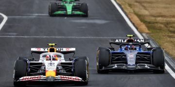 A gamble of race strategy saw Liam Lawson slip from 13th on the grid to 17th in the Japanese Grand Prix. Image: XPB Images.