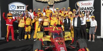 Alex Palou and team celebrate victory. Image: Supplied