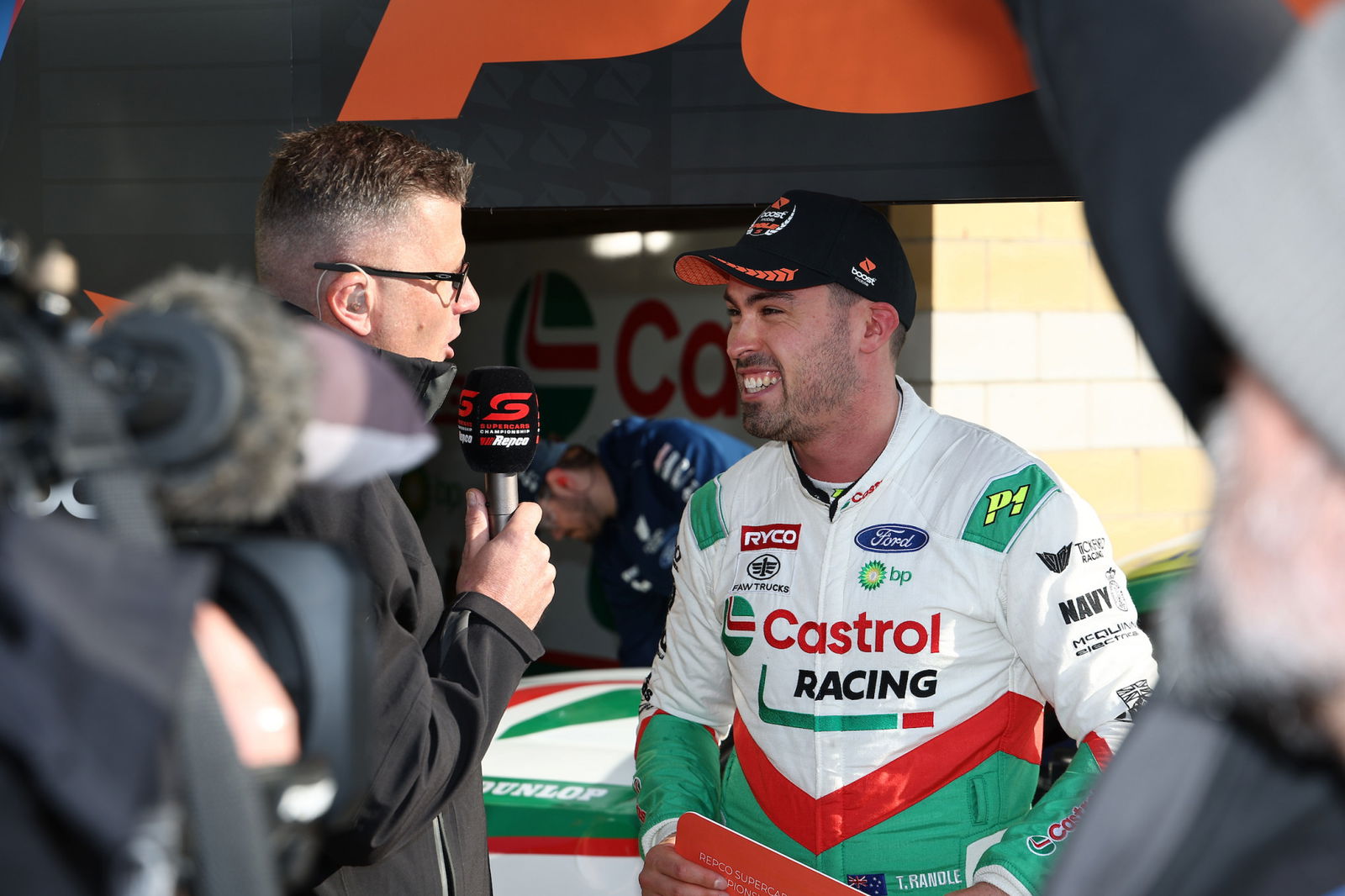 Randle takes Race 1 pole as Kostecki, Wood clash
