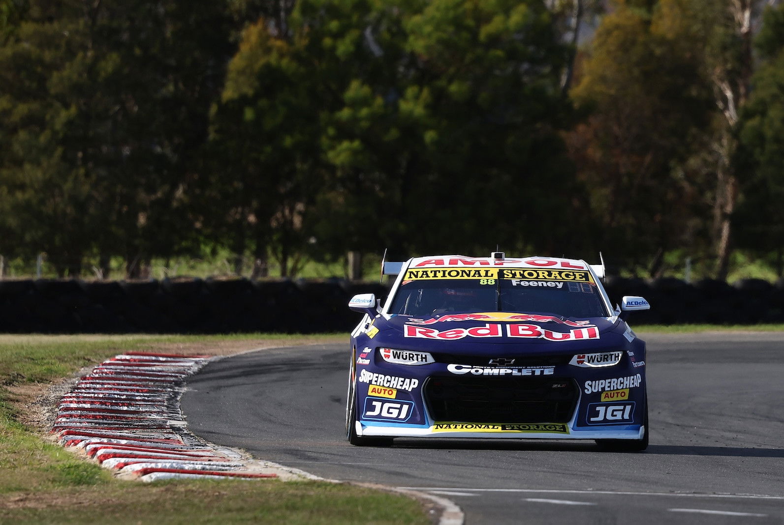 Feeney fastest in action-packed Symmons Practice 1