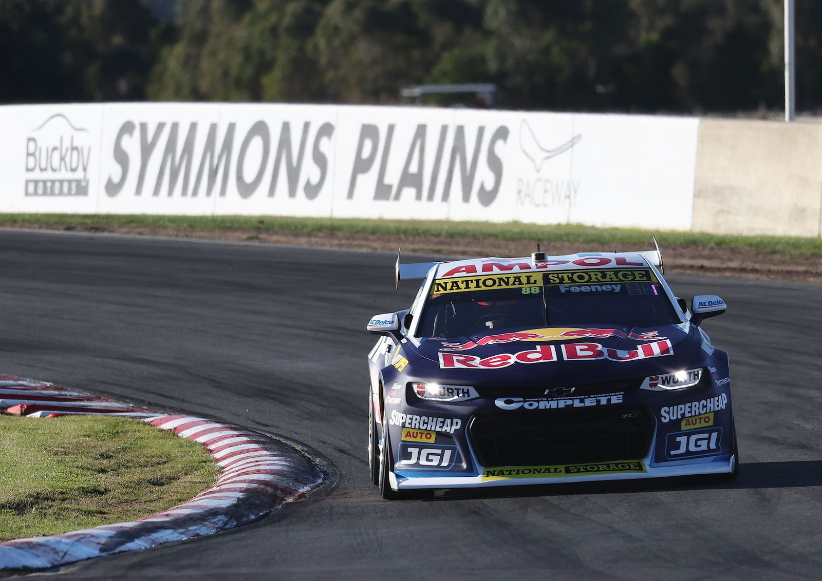 Feeney denies Stanaway for Symmons practice double