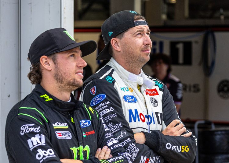Chaz Mostert with Cam Waters. Image: InSyde Media