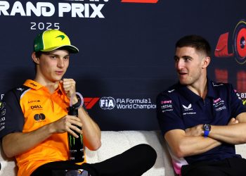 Oscar Piastri has told Jack Doohan to hold his head up high following his dumping from Alpine. Image: XPB Images.