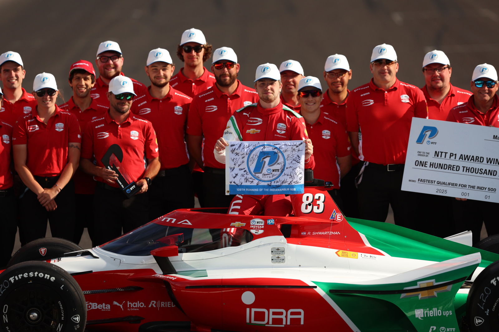 Robert Shwartzman with his Prema Racing team. 