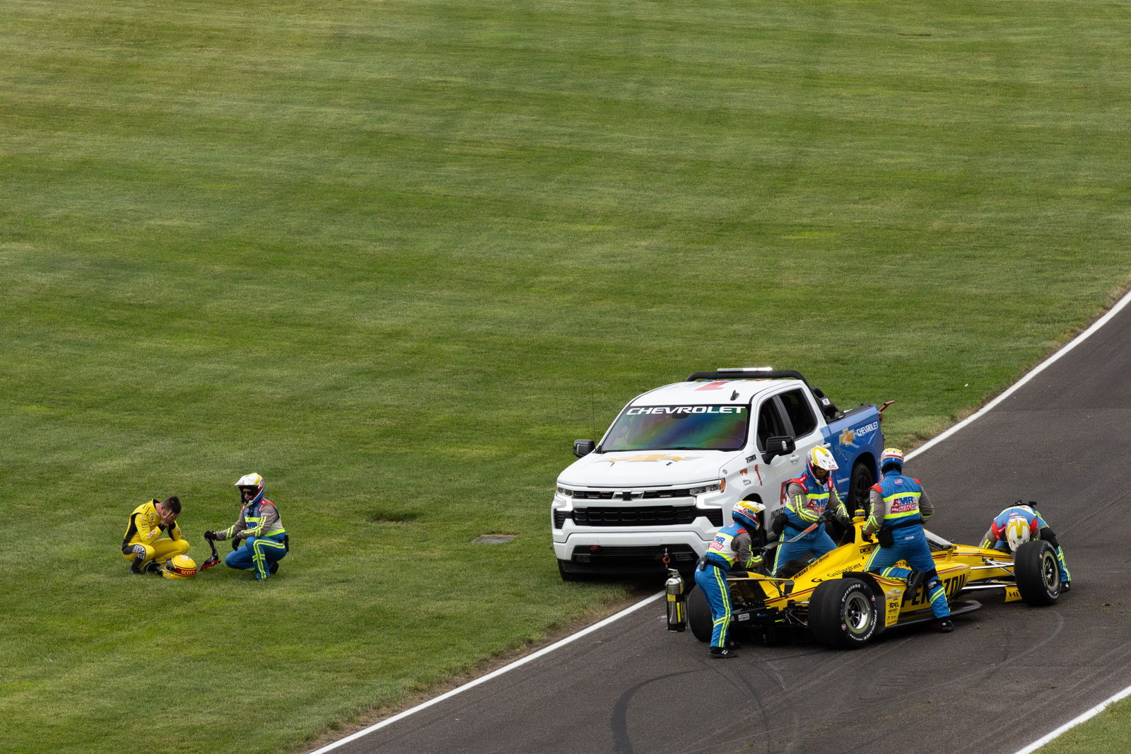 Scott McLaughlin crashed before the 2025 Indianapolis 500 started.