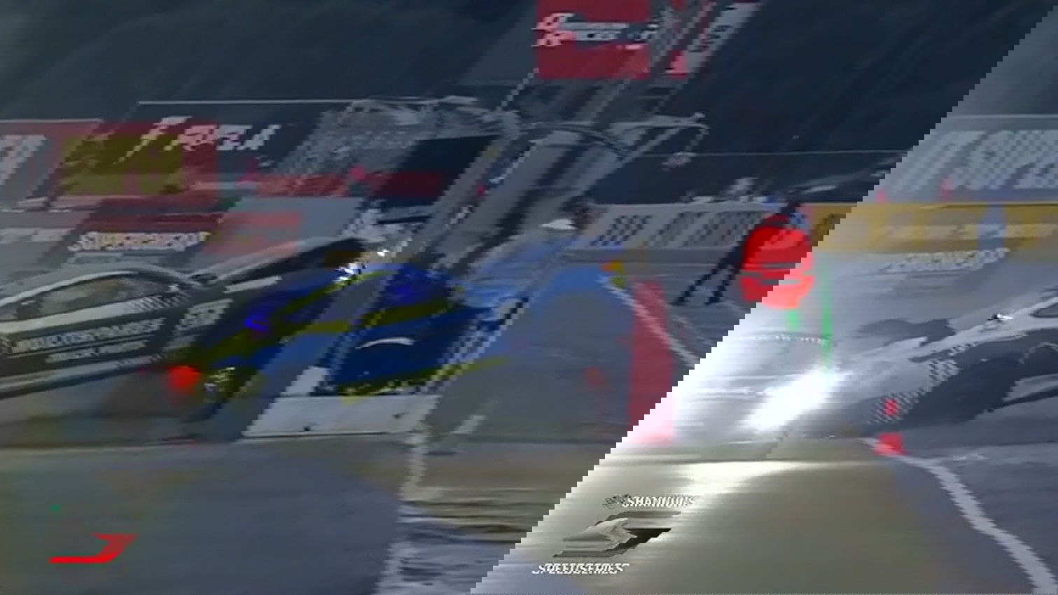 Mustang smash brings early end to wet Queensland GT4 race