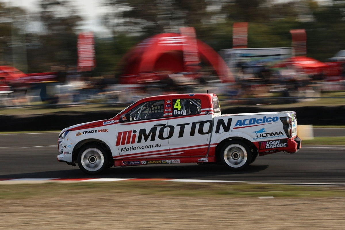 Teammates share V8 SuperUte spoils at Symmons Plains