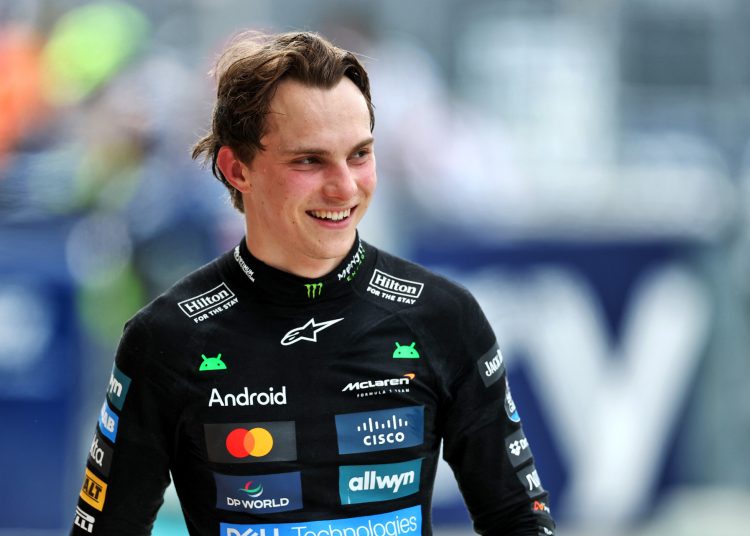 Alain Prost has offered words of advice to points-leader Oscar Piastri. Image: XPB Images.