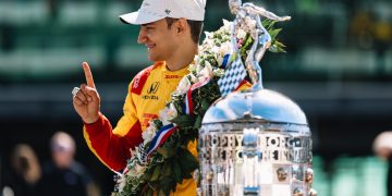 Alex Palou with the Borg-Warner Trophy.