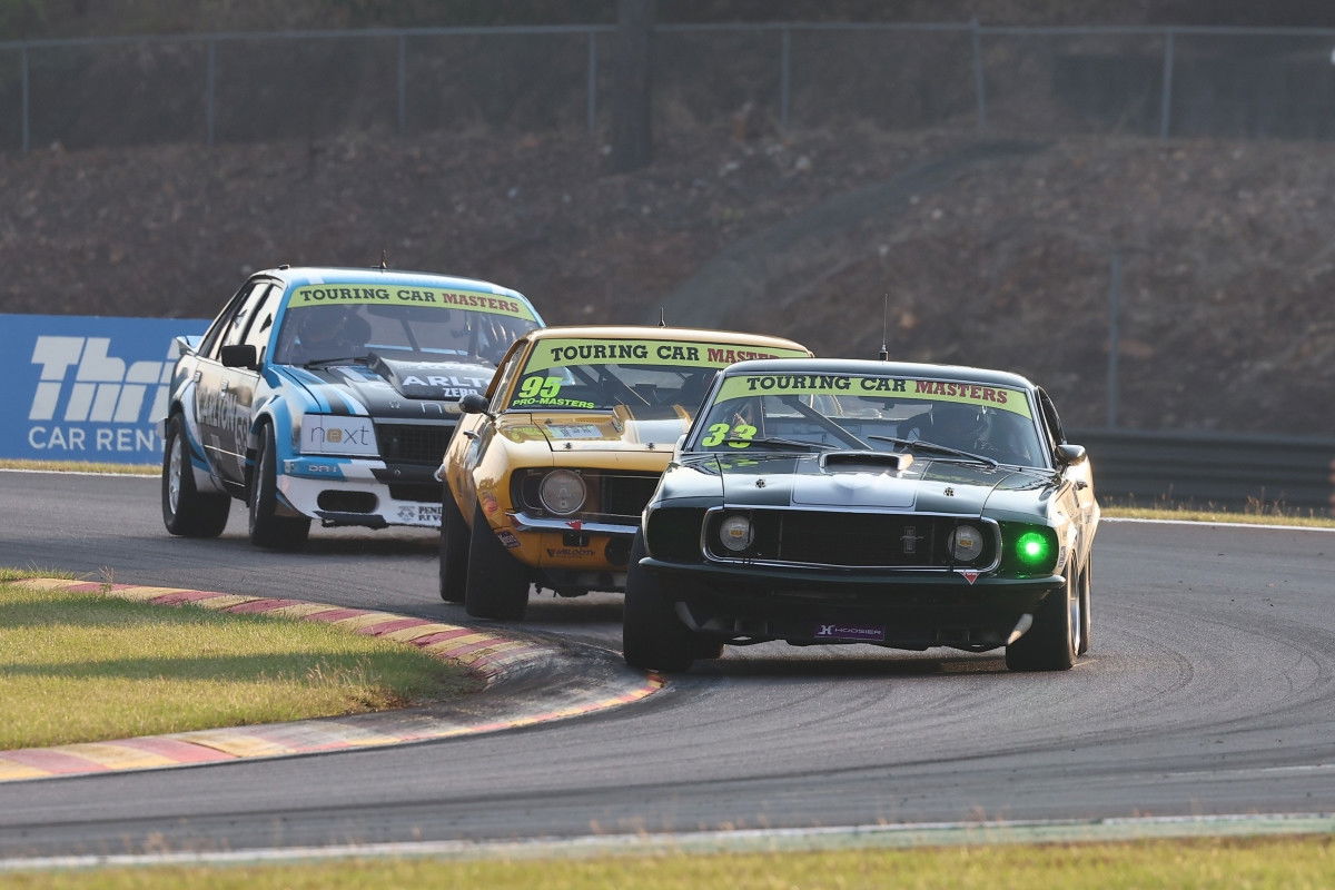 Johnson, Heinrich take Touring Car Masters race victories