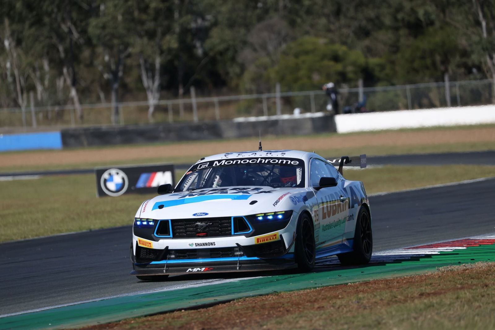 Gray pips Hughes in thrilling conclusion to GT4 at QR