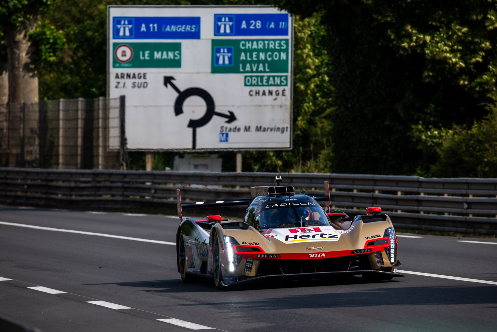 Cadillac fastest in qualifying, Campbell makes Hyperpole cut
