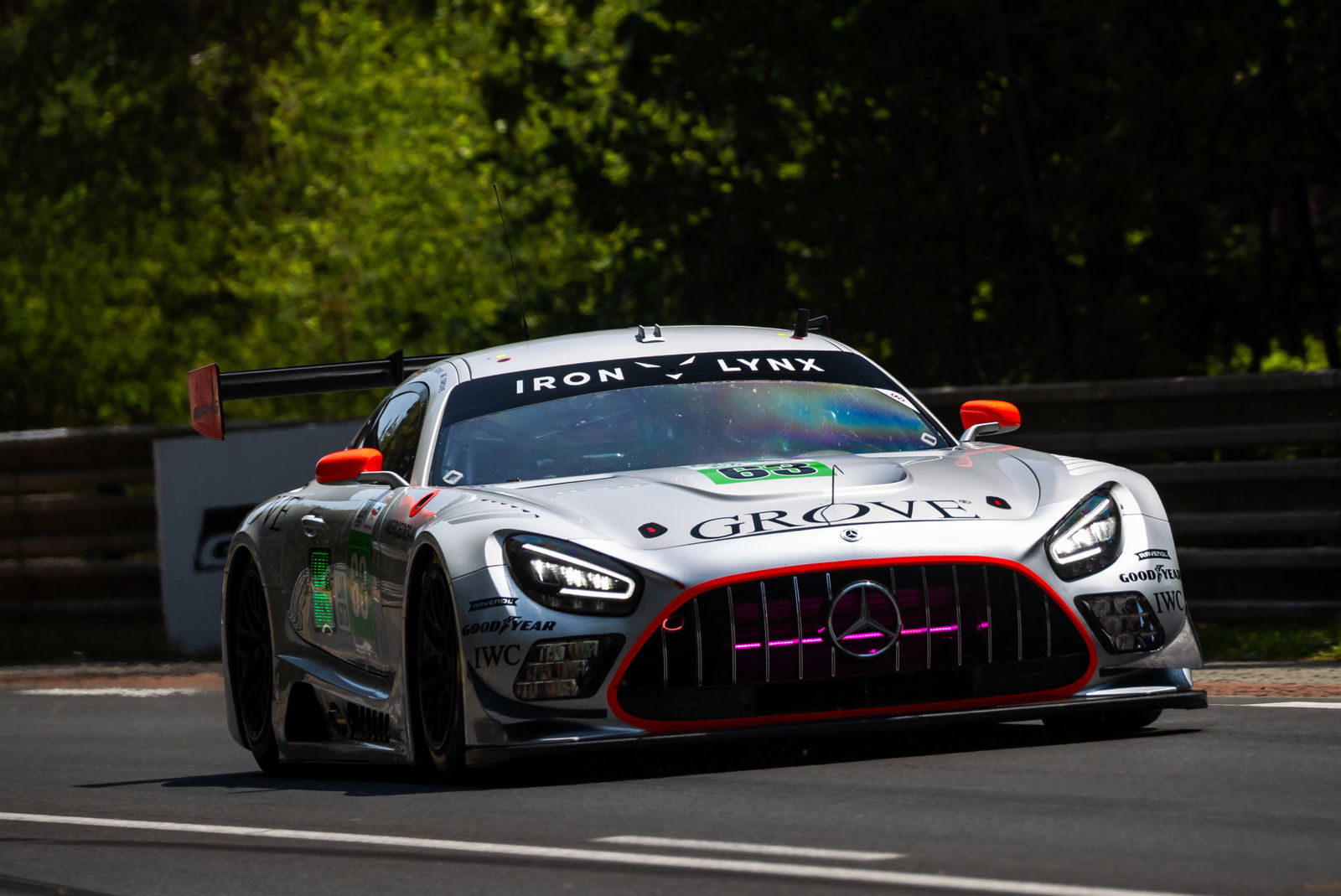 Grove crashes in Le Mans opening practice, Cadillac fastest