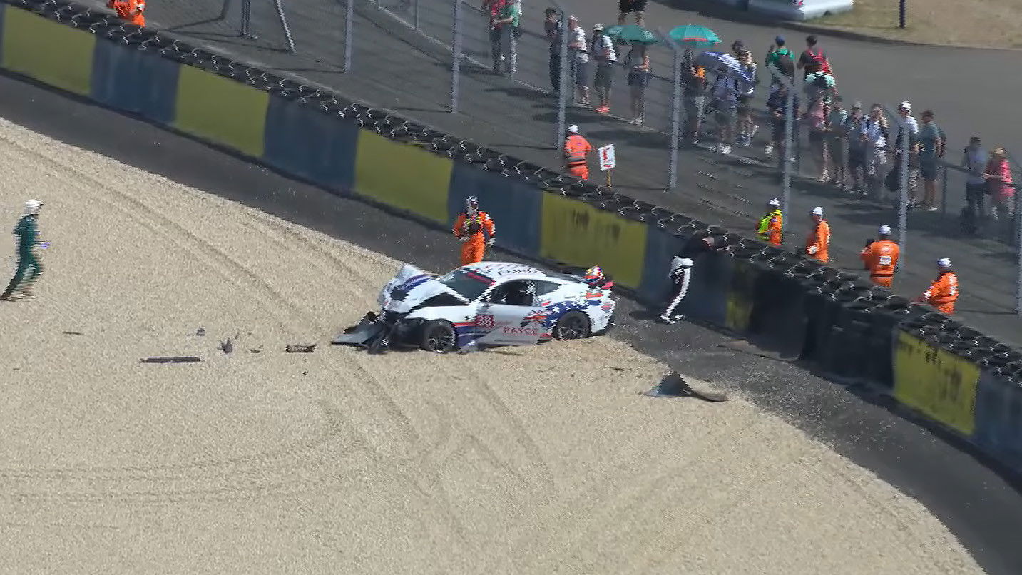 Wall suffers big shunt in Le Mans Mustang Challenge