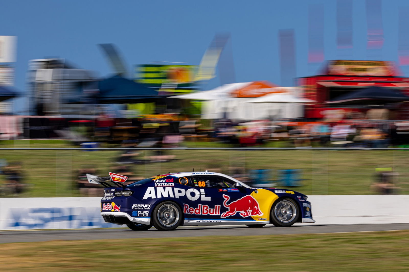 Feeney beats Waters to Sunday Perth Super440 pole