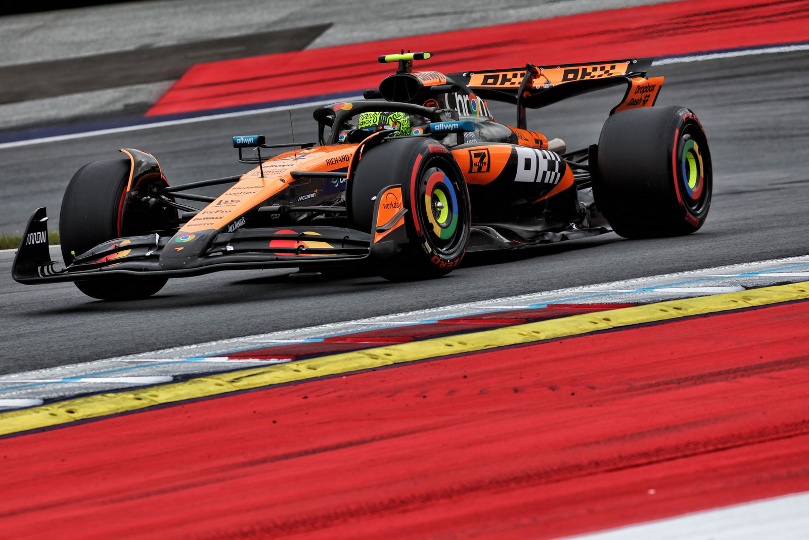 McLaren return to the top with dominant Austria FP2