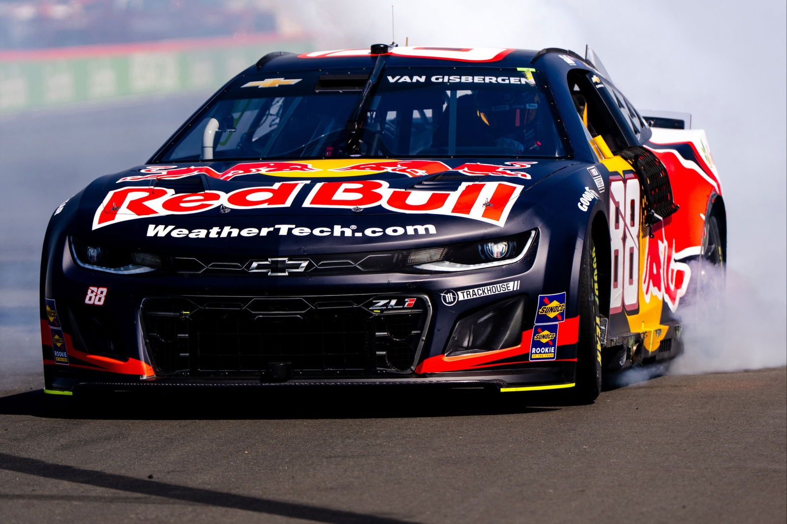 Van Gisbergen's Dominance Stuns Rival: Briscoe Compares Kiwi to Basketball Legend Michael Jordan