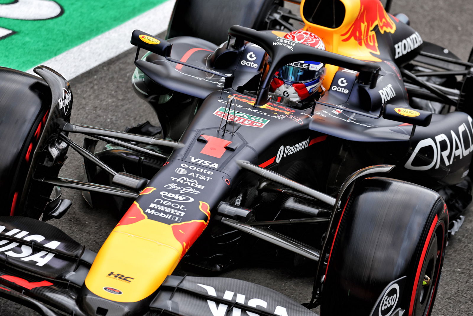 Last-Gasp Verstappen Pips Piastri for British GP Pole in Thrilling Qualifying!