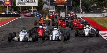 The start of the first of the Formula Ford Nationals where Andrew Torti led Neil Richardson and Andrew Van Leeuwen. Image: InSyde Media