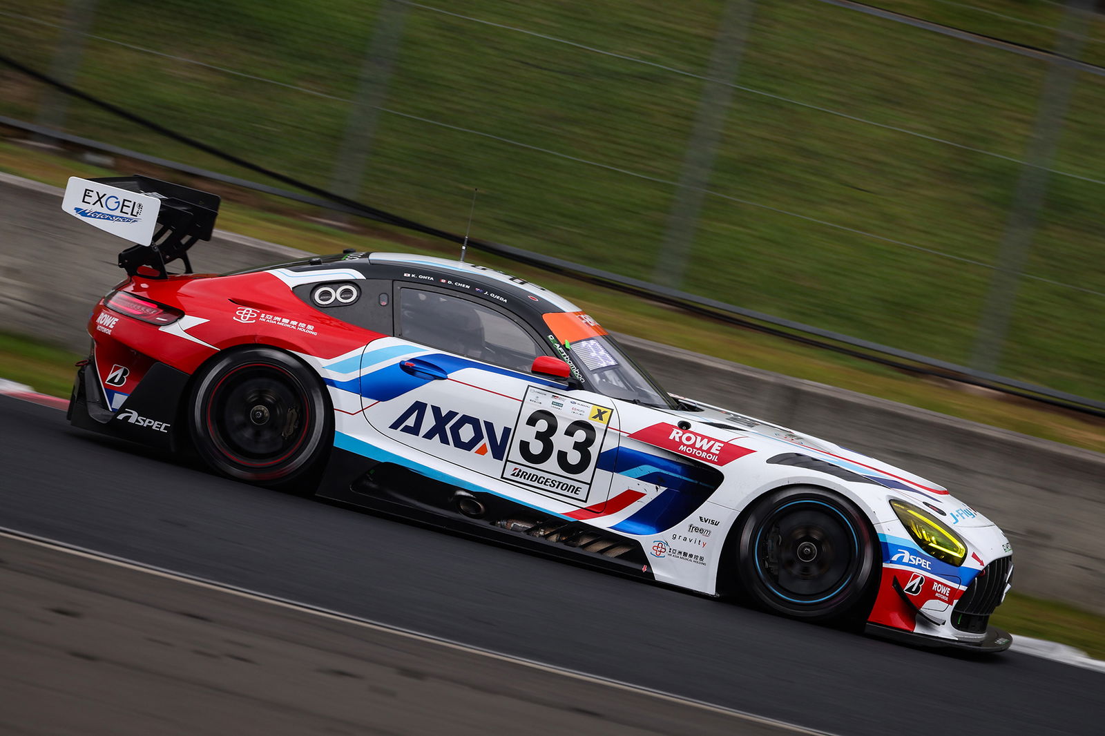 The #33 Craft Bamboo Racing Mercedes-AMG GT3.