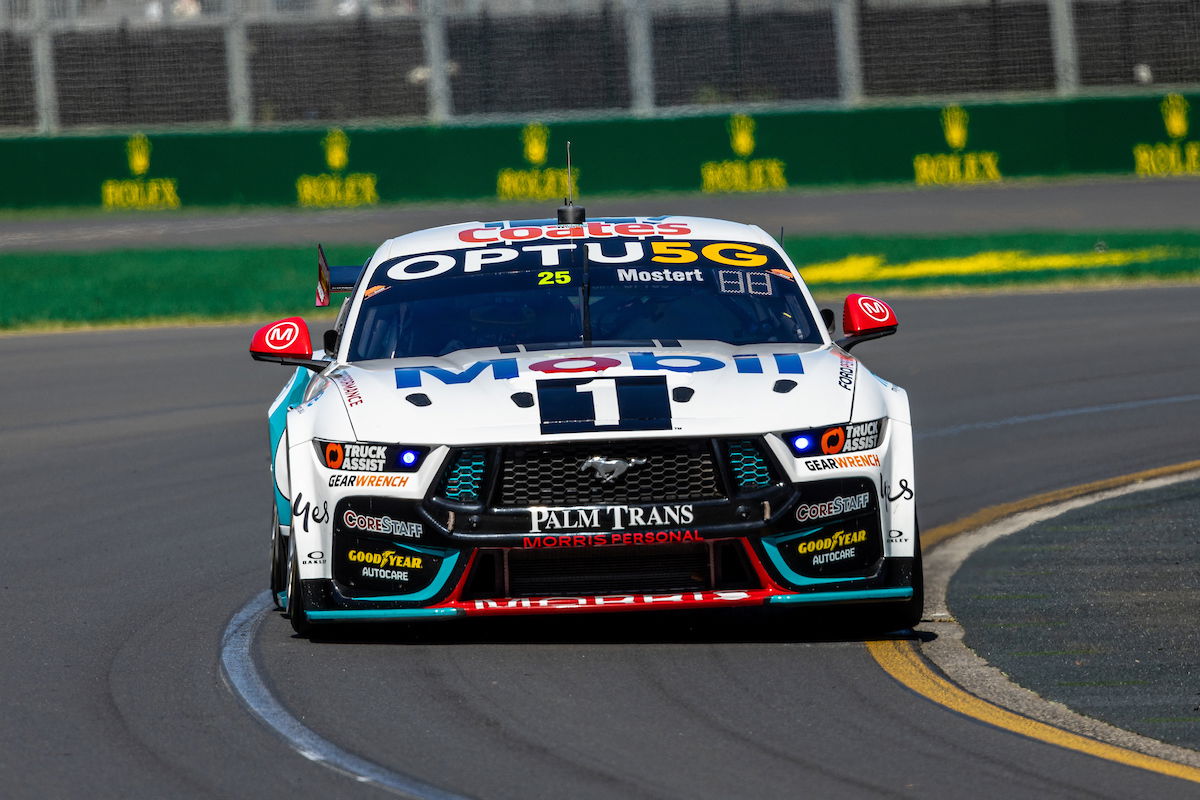 Mostert “trying to hang in there” with Triple Eight