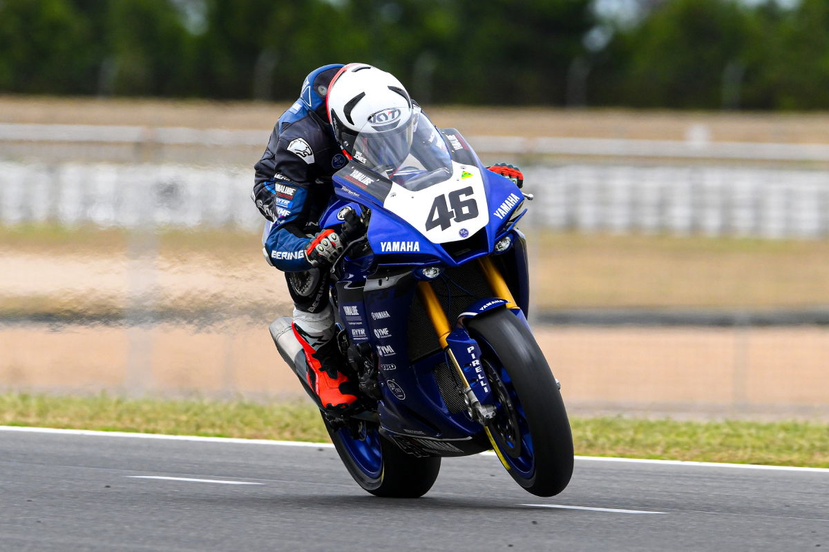 Australian-Superbike-Championship-Mike-Jones-Race-2-The-Bend