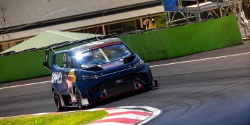 The Ford SuperVan 4.2 in action at Mount Panorama. Image: Ford Australia