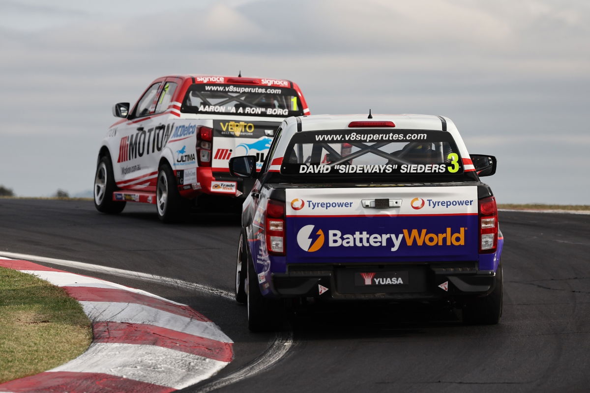 Borg and Crick winners in frantic V8 Superute races at Bathurst