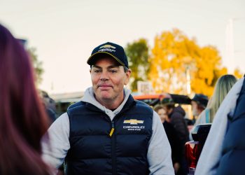 Craig Lowndes failed to finish his first Finke. Image: Chevrolet Racing