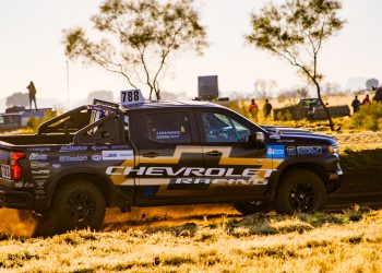 Craig Lowndes and Dale Moscatt during the Finke prologue. Image: Kidd Suave