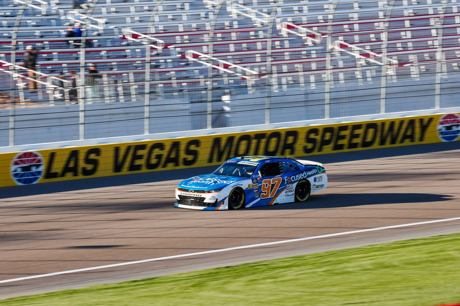 Las Vegas proved van Gisbergen has “a lot to learn” in NASCAR