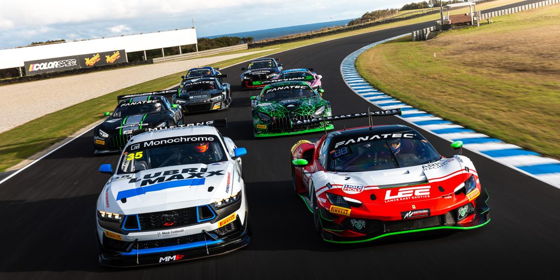 GT3 and GT4 cars at Phillip Island.