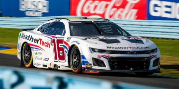 Shane van Gisbergen in the #16 Kaulig Racing Chevrolet Camaro.