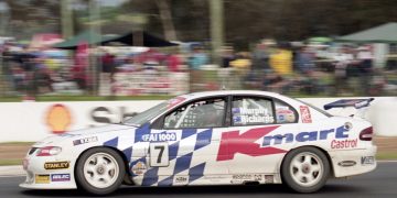 The Gibson Motorsport-built Holden Commodore driven by Greg Murphy and Steven Richards in 2000.