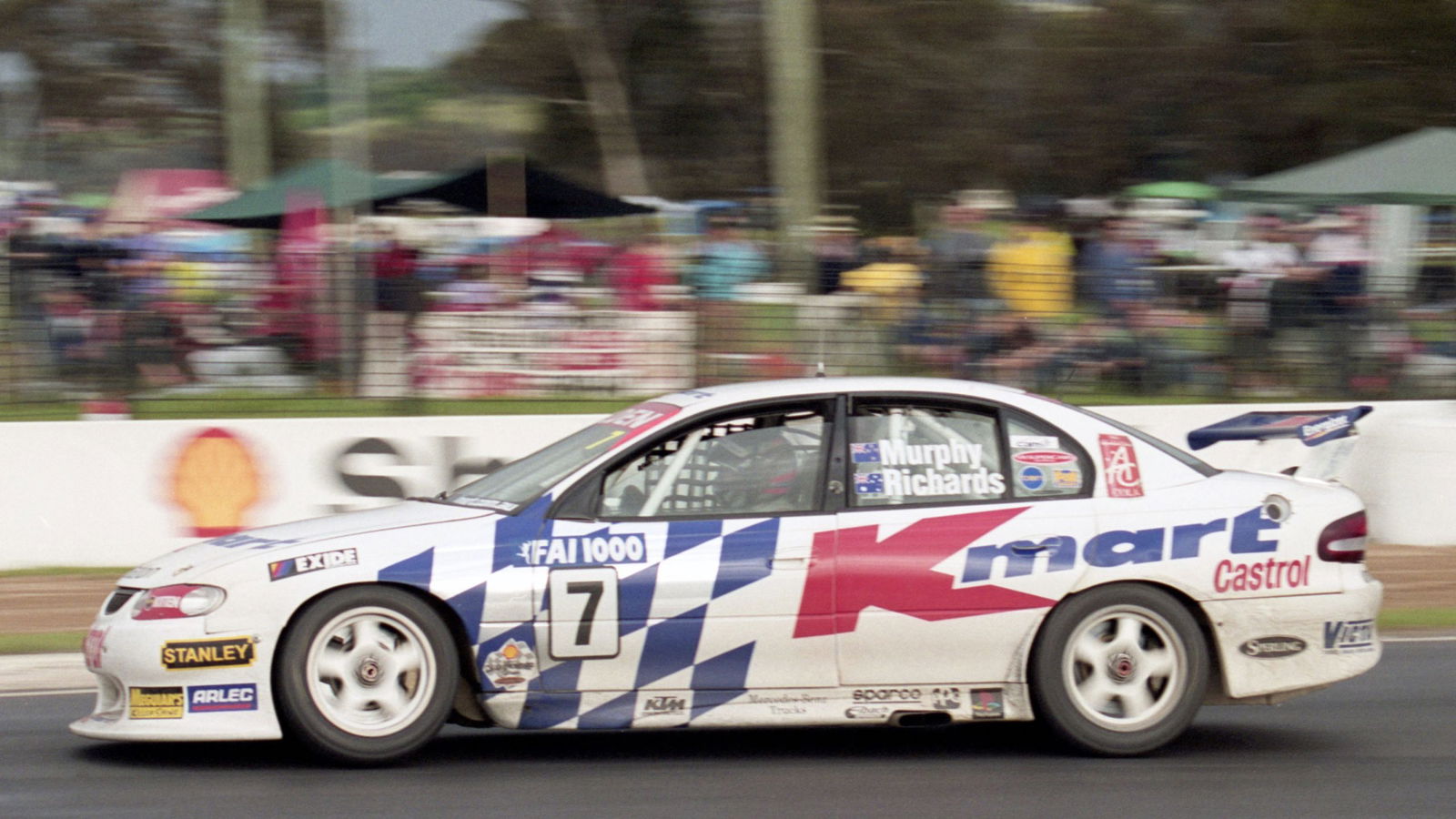 The Gibson Motorsport-built Holden Commodore driven by Greg Murphy and Steven Richards in 2000.