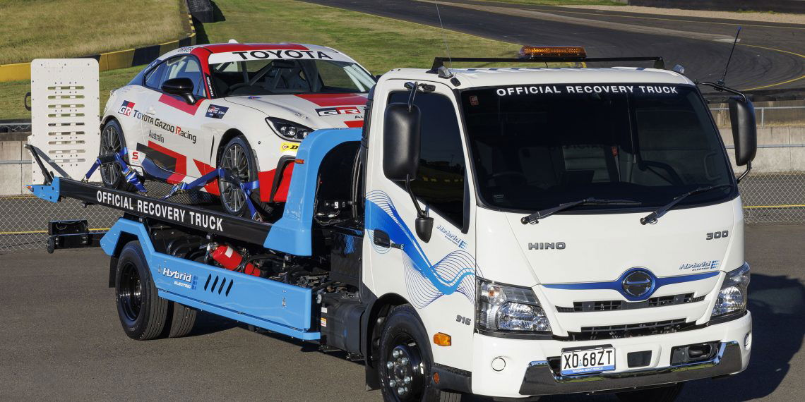 As part of its partnership with Supercars, Hino Australia will debut a new 300 series hybrid electric tilt tray recovery vehicle at the Sydney SuperNight. Image: Toby Zerna