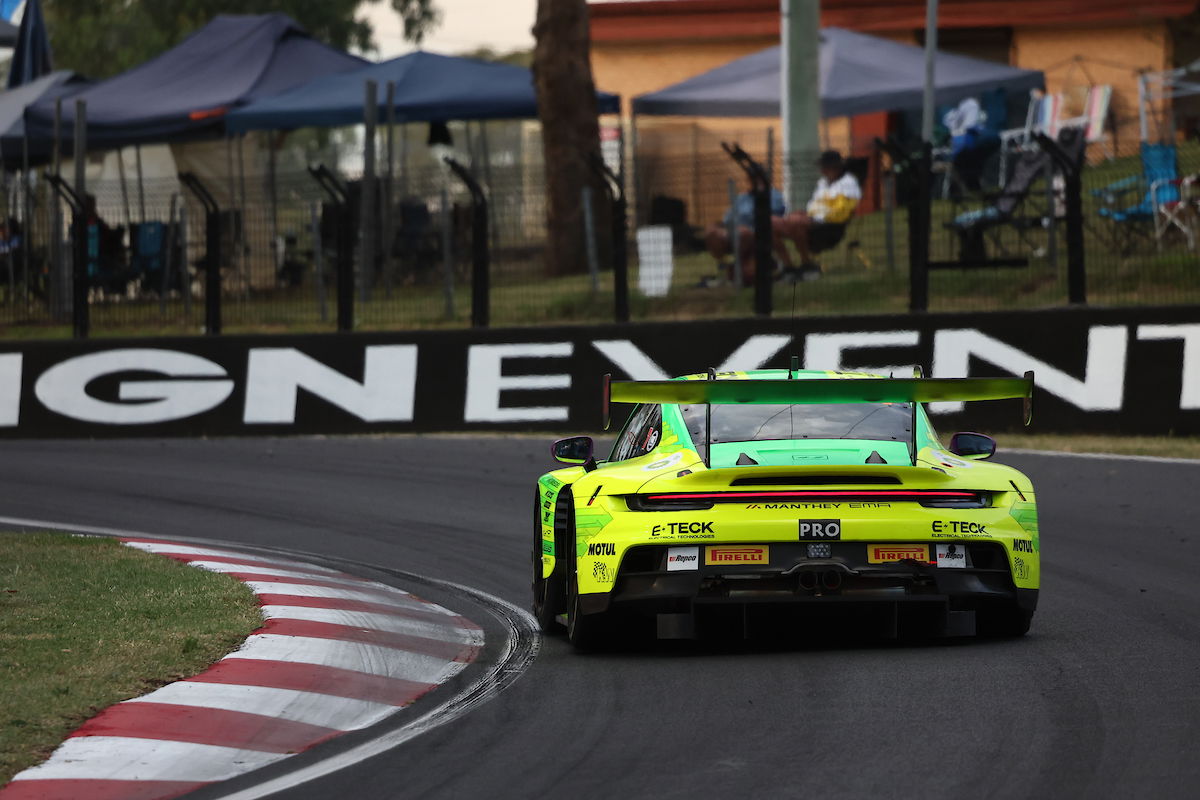 Porsche leads as rain threatens Bathurst 12 Hour