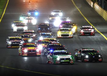 The start of Race 15 at the 2024 Sydney SuperNight.