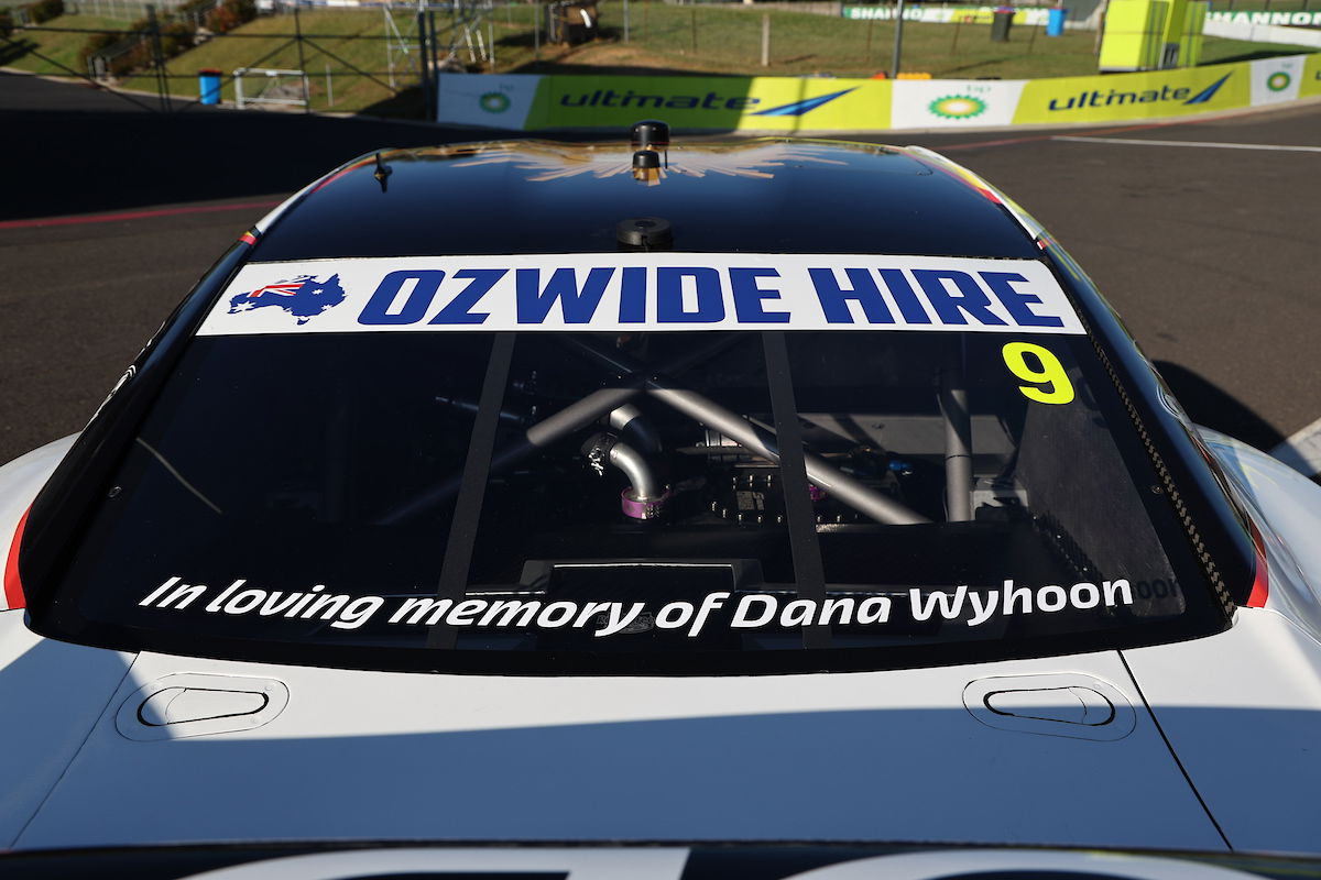 NASCAR-style windscreen braces for Camaro Supercars