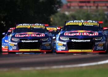 Broc Feeney leads Will Brown in Race 12 of the Supercars Championship at Hidden Valley Raceway in Darwin. Image: InSyde Media