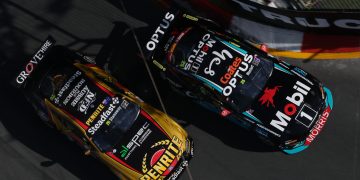 Chaz Mostert overtakes Richie Stanaway