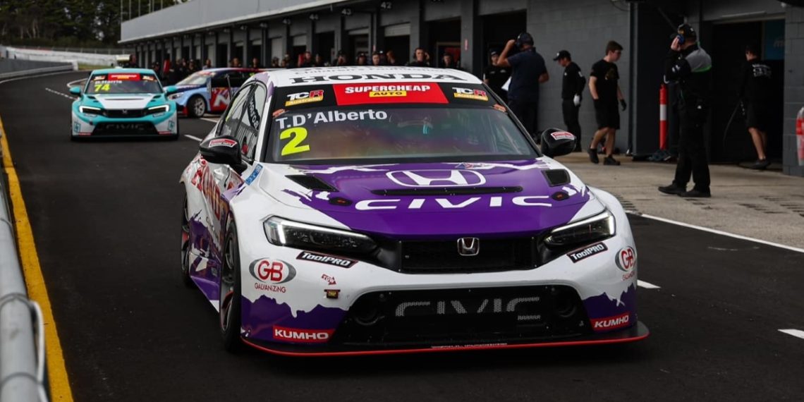 Honda Wall Racing's Tony D'Alberto and Brad Harris qualified one-two. Image: TCR