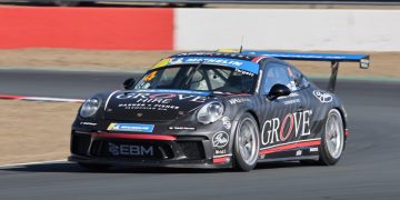 Oscar Targett took a couple of laps to take a stranglehold on the first Porsche race at the Shannons SpeedSeries. Image: MA / Speed Shots