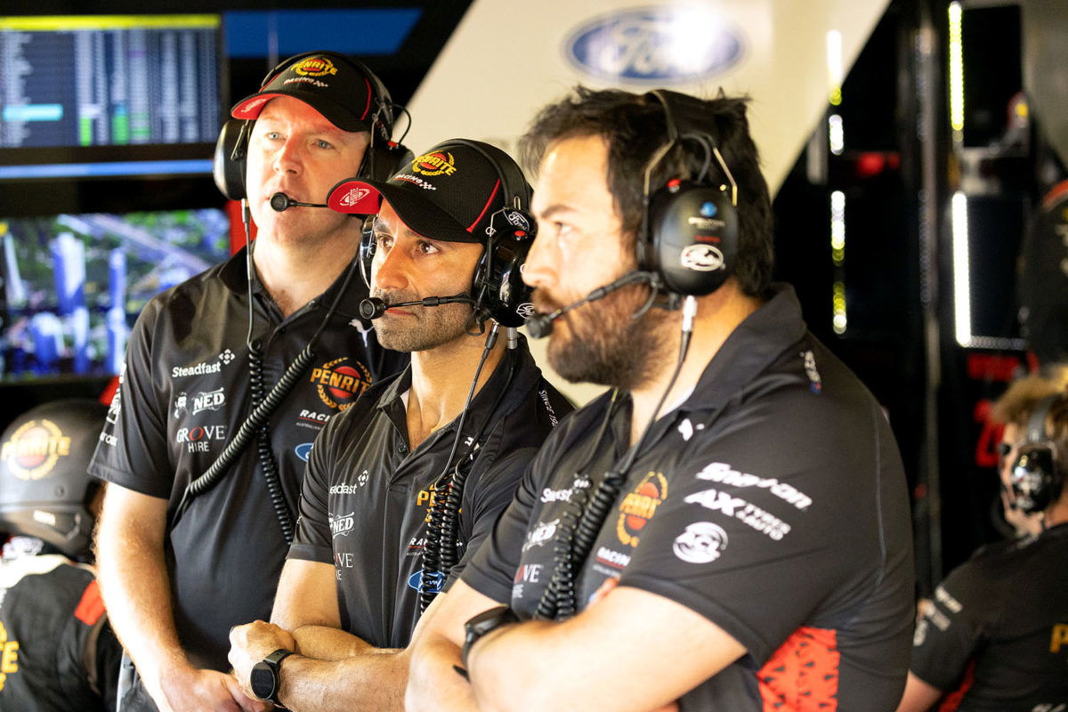 Gen3 data war. Team Principal David Cauchi (centre) has been one of Grove's key appointments. Image: Ross Gibb Photograhy.