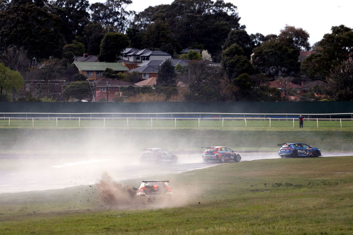 Sandown-Racing-Cancelled